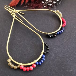 Boucles d'oreilles gouttes multi pierres tons foncés