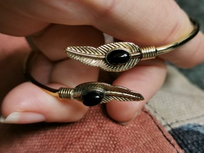 Bracelet jonc plume 2 pierres onyx