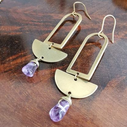 Longues boucles d'oreilles géométriques améthyste