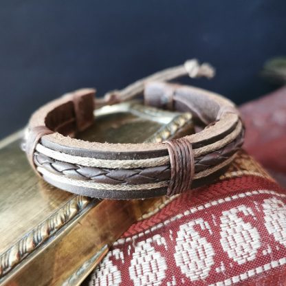 Bracelet homme cuir tressé marron details