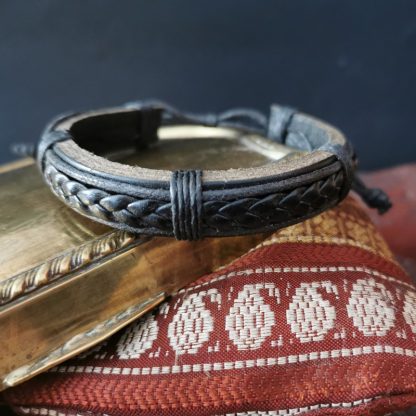 Bracelet homme cuir tressé noir details