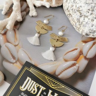 Boucles oreilles lagoon blanche perles eau douce pompon
