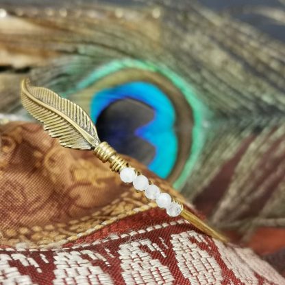 bracelet doré jonc plumes chic pierre de lune