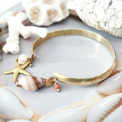 Bracelet jonc shells étoile de mer perle eau douce doré laiton réglable été