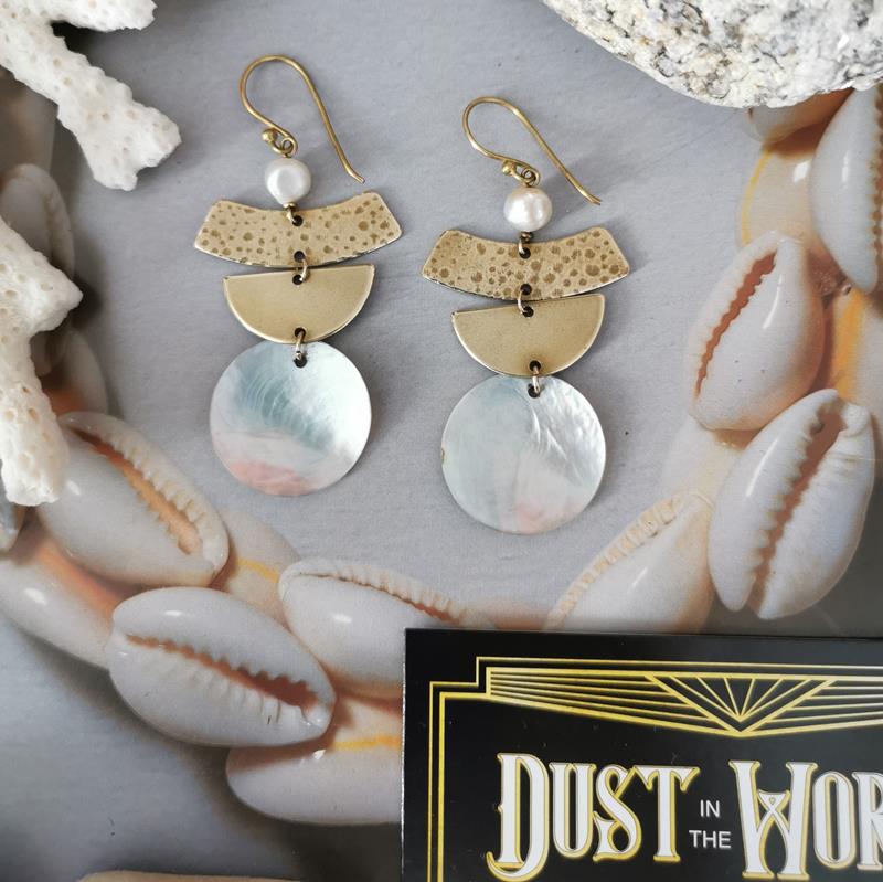 Boucles D'oreilles Gouttes En Nacre - Neuf Sans Emballage