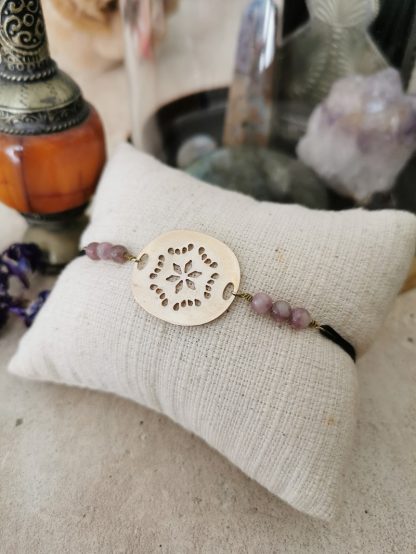 bracelet médaille cordon lépidolite