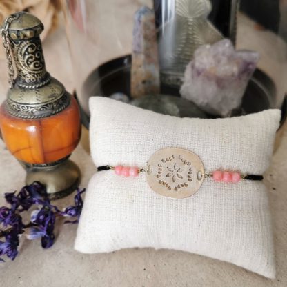 bracelet médaille cordon corail rose