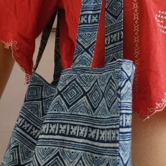 Sac tote bag indigo Hmong détails