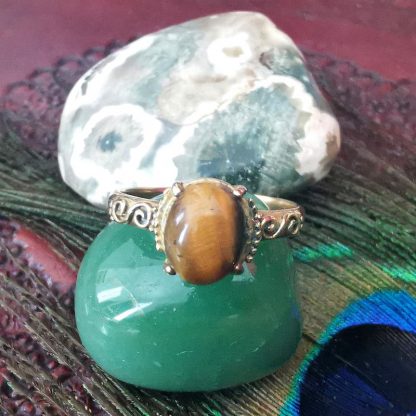 bague cabochon griffes baroque oeil de tigre