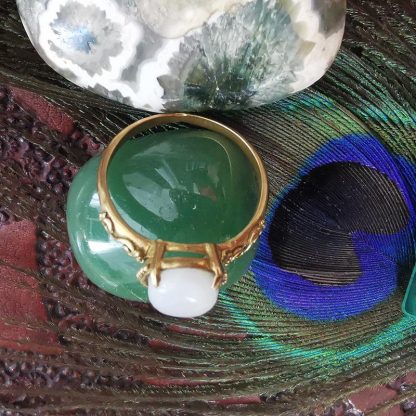 bague cabochon griffes pierre de lune
