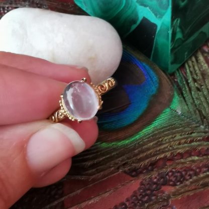 bague cabochon griffes baroque quartz