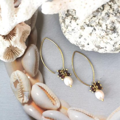 Longues boucles d'oreilles dormeuses perles et grappes pierres – Image 10