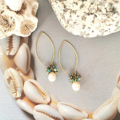 Longues boucles d'oreilles dormeuses perles et grappes pierres – Image 7