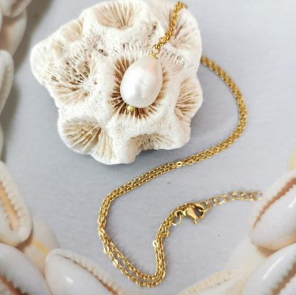 collier chaine acier inoxydable perle eau douce blanche