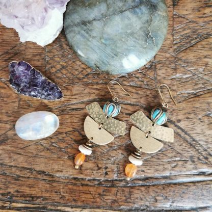 Boucles d'oreilles Cléopâtre martelées cornaline & perle Népalaise turquoise