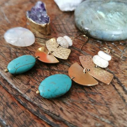 Boucles d'oreilles Cléopâtre howlite leu ovale & blanche