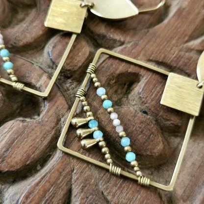 Boucles d'oreilles géométriques,ethnique. Larimar & opale rose, détails