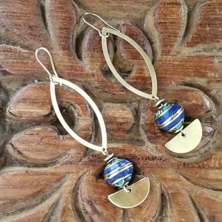 Boucles d'oreilles river coast, perles traditionnelles Népalaises marqueterie lapis lazuli & turquoise
