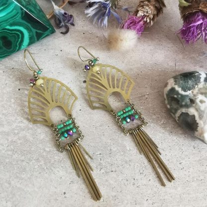 boucles oreilles divine medusa pendante en heishi verte et cristal-longues bohème et ethnique