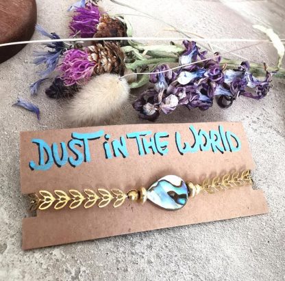 bracelet perle de nacre et chaine feuilles