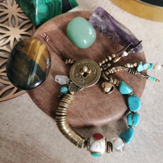 Bracelet, pièce unique, amulettes en perles anciennes.