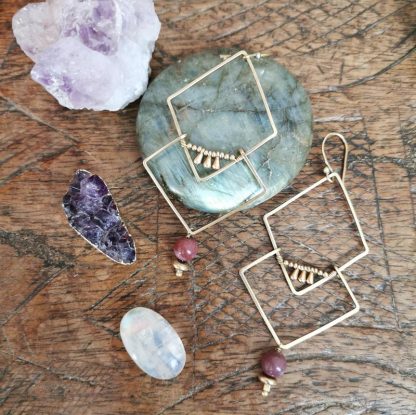 Grandes boucles d'oreilles géométriques, vintage, charisme, pierres fines, jaspe mokaïte.