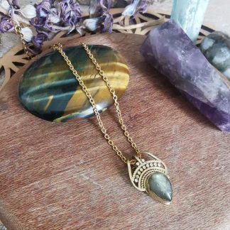 collier Leona, pendentif pierre labradorite, motifs