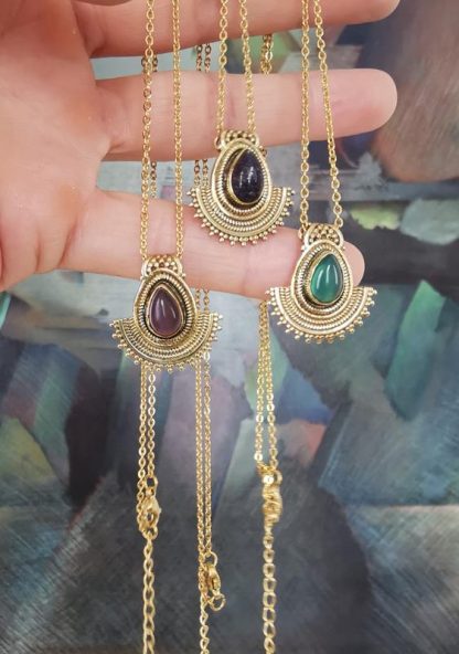 Les pendentifs ethniques et tribaux, Parvati en pierres fines et acier