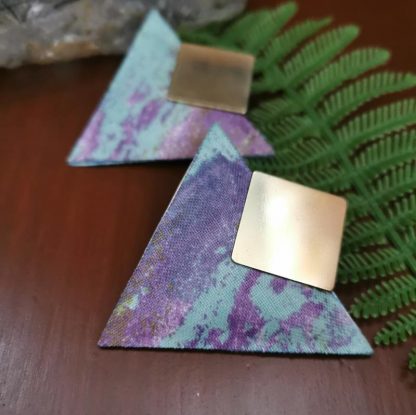 Boucles d'oreilles tissu retro bazin bleu violet côté