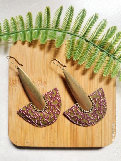 Les boucles d'oreilles tissu wax vert prune